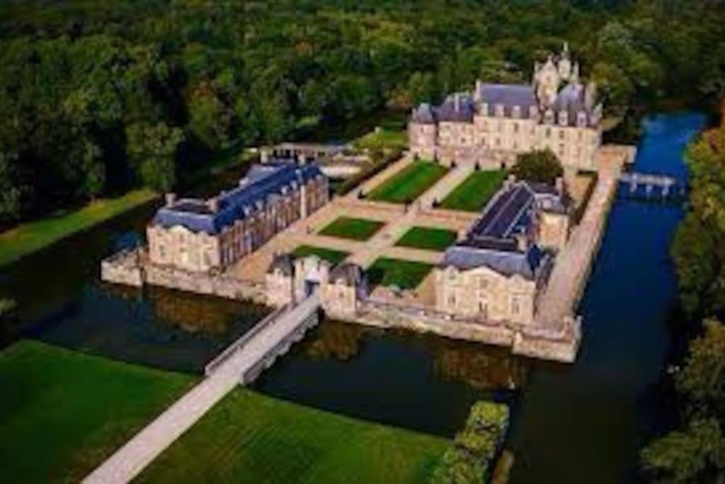 Maison Au Milieu Des Bois Et Des Animaux Jouy-le-Potier المظهر الخارجي الصورة